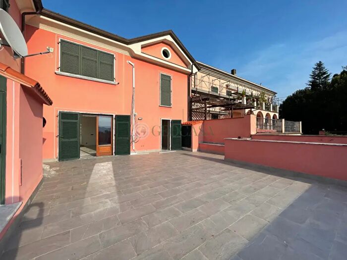 Casa con 9 locali in vendita in Via Falcinello, Sarzana