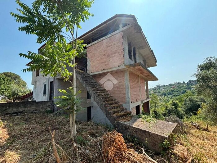 Casa quadrilocale in vendita in Via Sterpareti, Morlupo