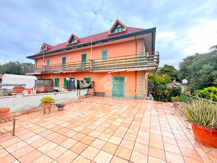 Casa con 5 locali in vendita in Via Colle dei Cavalli, Velletri