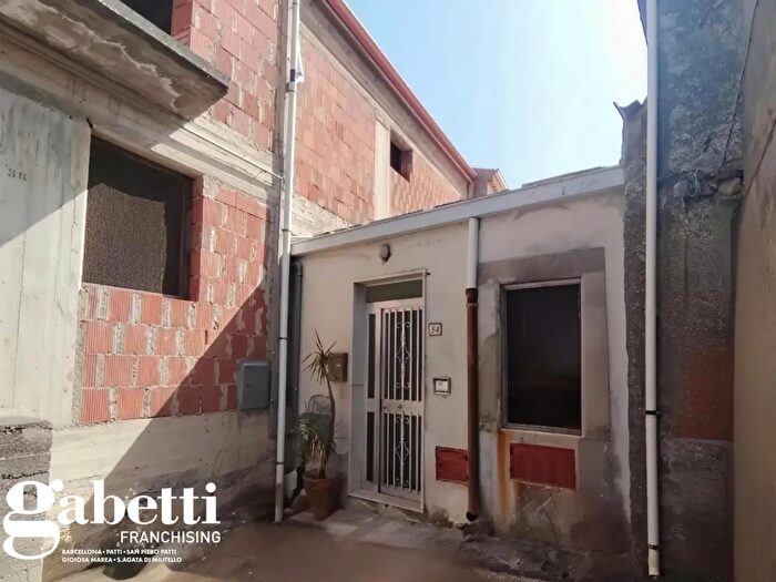 Casa con 5 locali in vendita in Via Castello, San Piero Patti