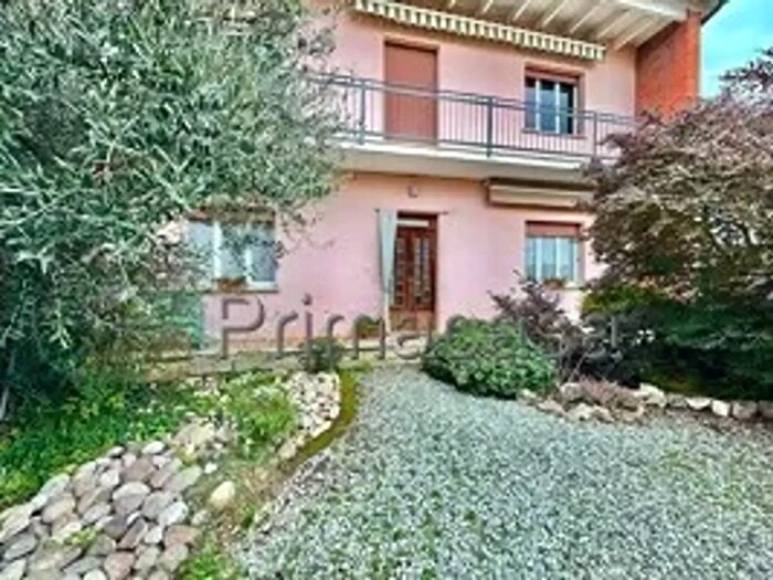 Appartamento quadrilocale in vendita in Via Giuseppe Garibaldi, Bovolone