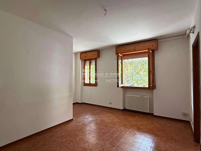 Appartamento quadrilocale in vendita in Via Nonantolana, Modena