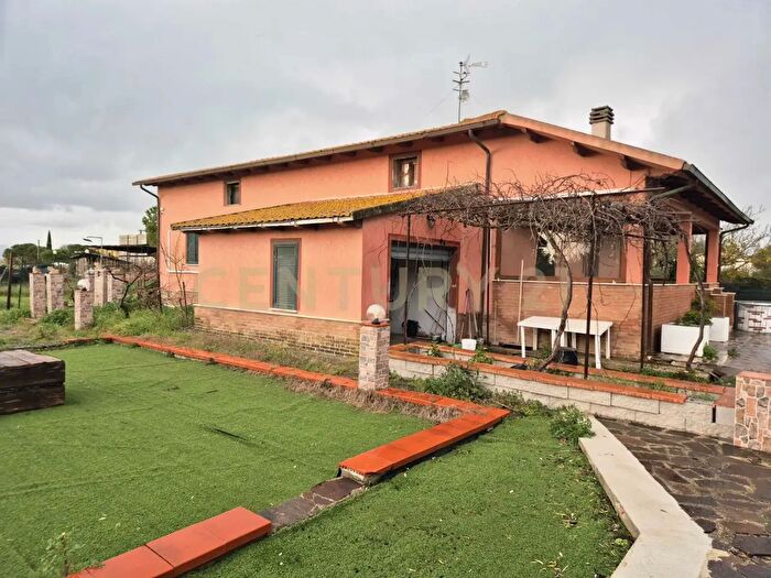 Casa con 7 locali in vendita in Strada Casal Roberto, Grosseto