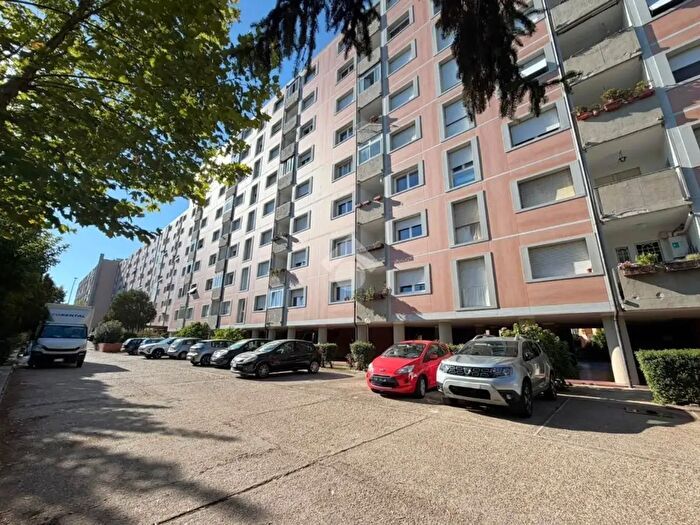 Appartamento con 5 locali in vendita in Via Candido Manca, Roma
