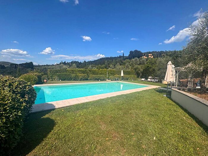 Appartamento con 6 locali in affitto in Via Vicchio e Paterno, Vicchio Di Rimaggio, Bagno a Ripoli