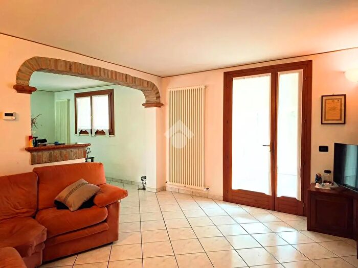 Casa con 6 locali in vendita in Via della Ginestra, Ferrara