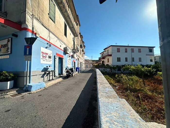 Appartamento monolocale in affitto in Via Ortenzio, Centro, Bacoli