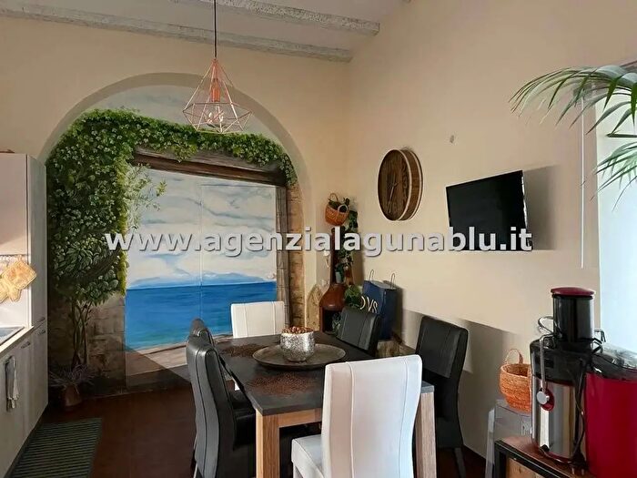 Appartamento trilocale in vendita in Piazza Mokarta, Mazara Del Vallo