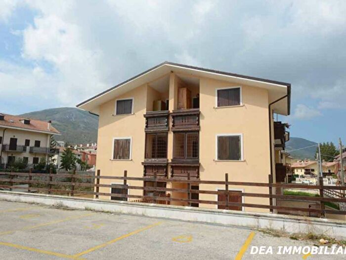 Appartamento trilocale in affitto in Via Arano, Centro, Ovindoli