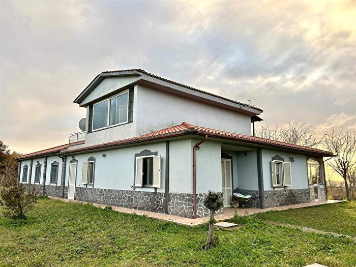 Casa con 6 locali in vendita in Località Montebello, Tuscania