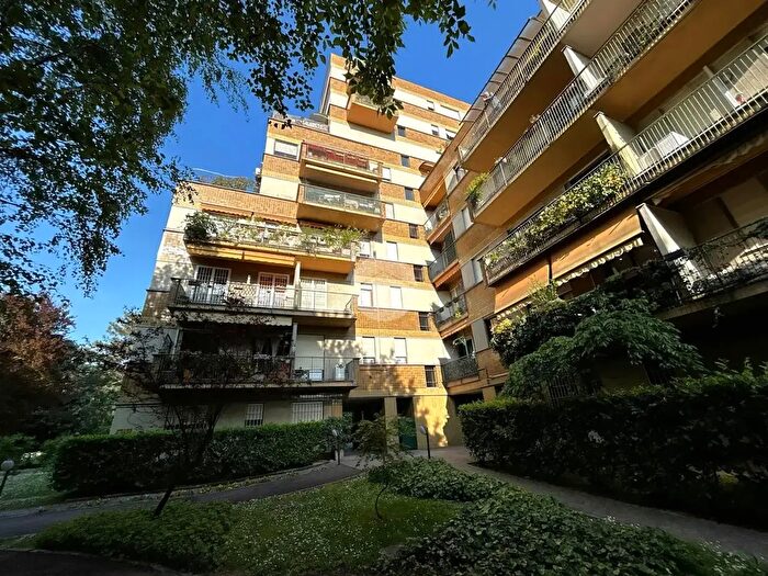 Appartamento trilocale in vendita in Via Marco Polo, Corsico