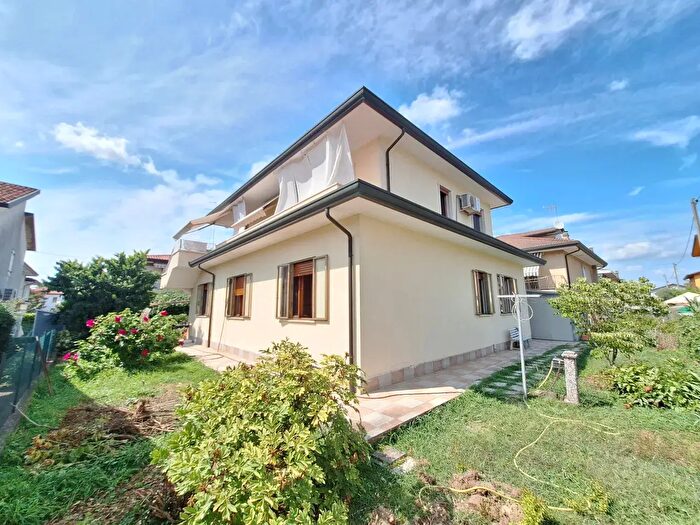 Casa con 7 locali in vendita in Via Giovanni Verga, Spinea