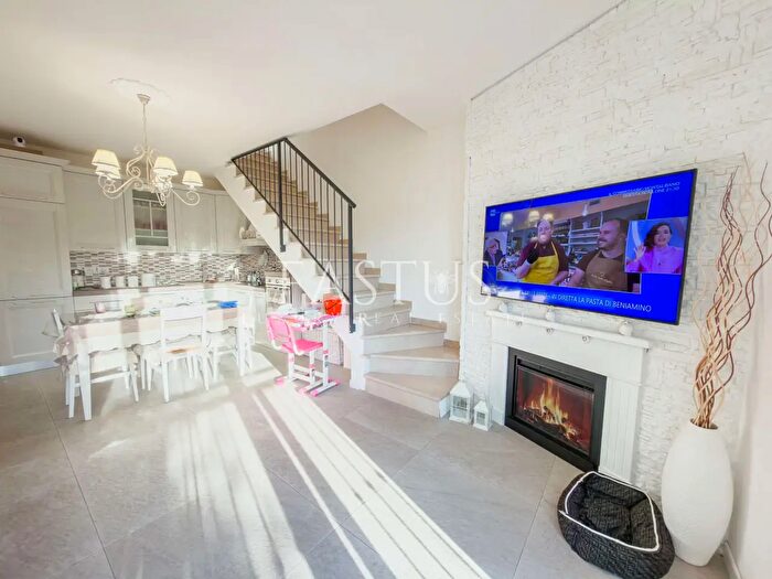 Appartamento con 5 locali in vendita in Viale Belfiore, Firenze