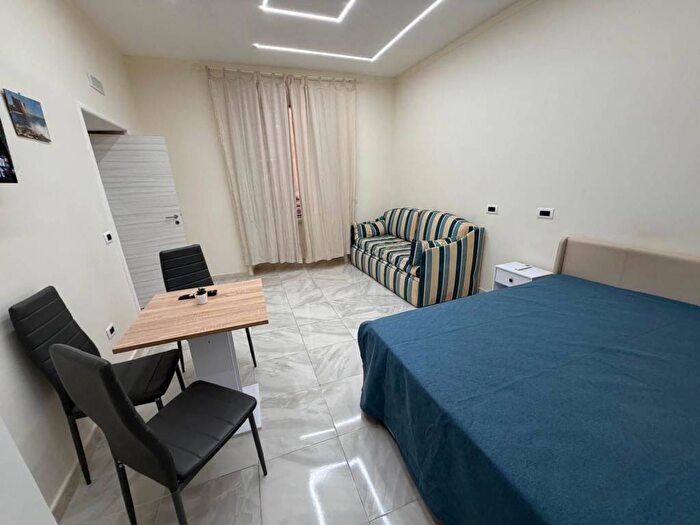 Appartamento in affitto in Via Carlo De Cesare, Quartieri Spagnoli, Napoli