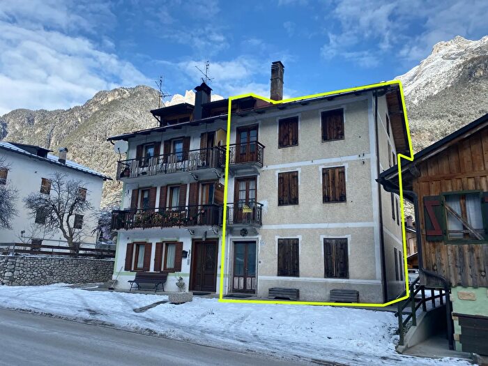 Casa con 6 locali in vendita in Auronzo Di Cadore
