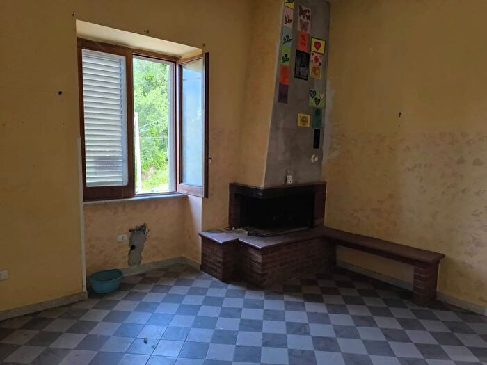 Casa trilocale in vendita in Via Tierre Mercato San Severino Salerno, Mercato San Severino