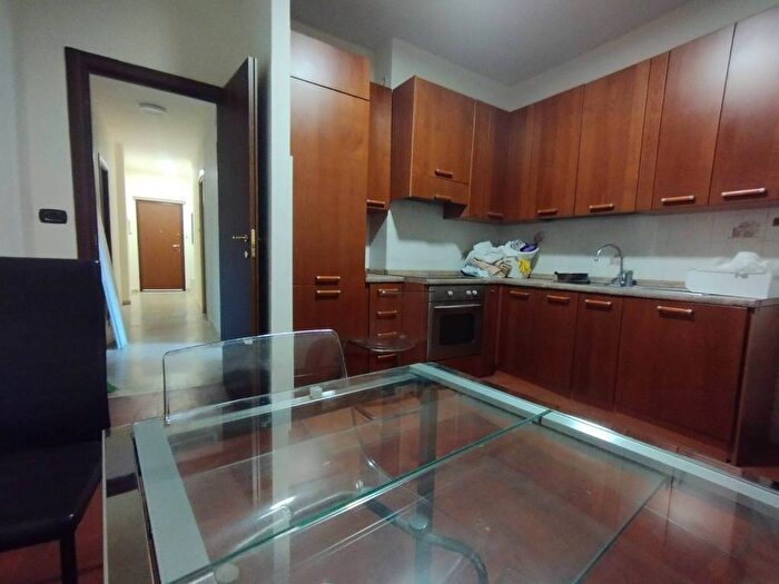 Appartamento trilocale in affitto in Via Calpurnio Fiamma, Cinecittà, Roma