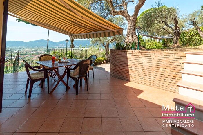 Casa trilocale in vendita in Via Provinciale, Castelnuovo Magra