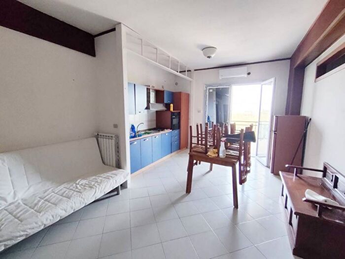Appartamento trilocale in affitto in Viale del Mare, Pinetamare, Castel Volturno