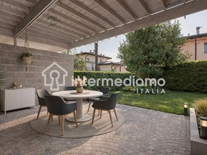 Casa quadrilocale in vendita in Arco