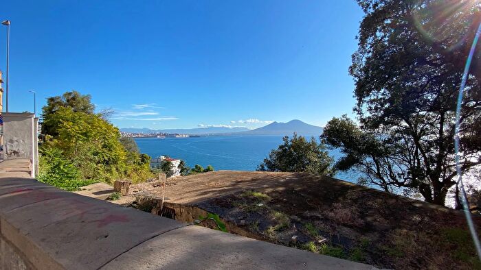 Appartamento con 7 locali in vendita in Via Posillipo, Napoli