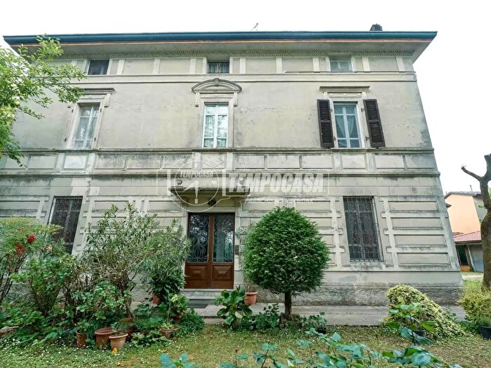 Appartamento trilocale in vendita in Via Croce Grande, Cremona