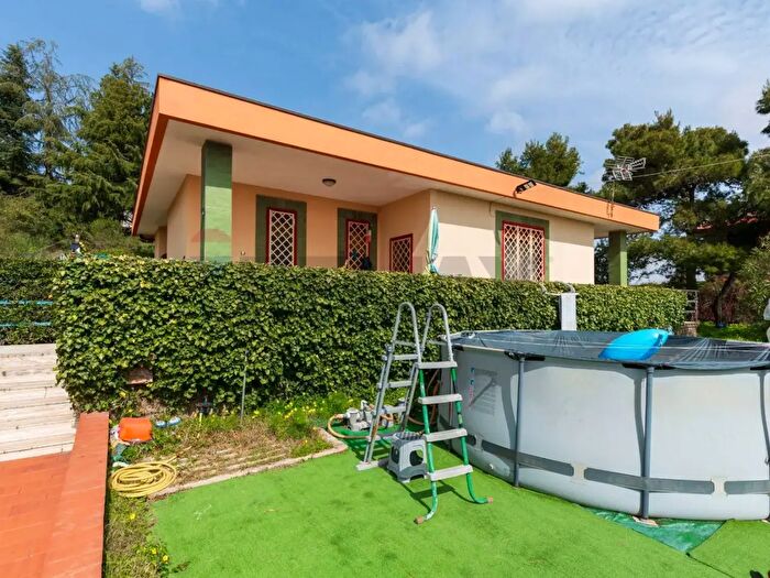 Casa quadrilocale in vendita in Via Mompilieri, Mascalucia