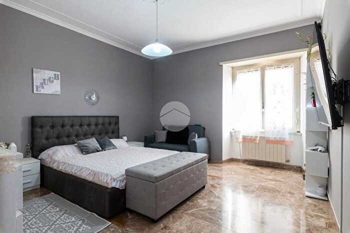 Appartamento trilocale in vendita in Via di Porta Labicana, Roma