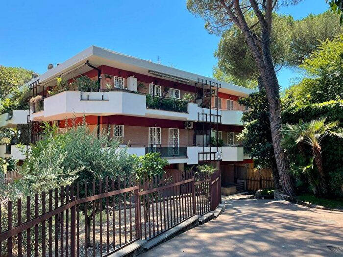 Appartamento trilocale in affitto in Via Giulio Galli, La Giustiniana, Roma