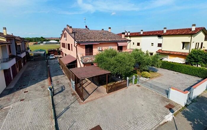 Casa in vendita in Via Castelletto l Massalombarda, Massa Lombarda