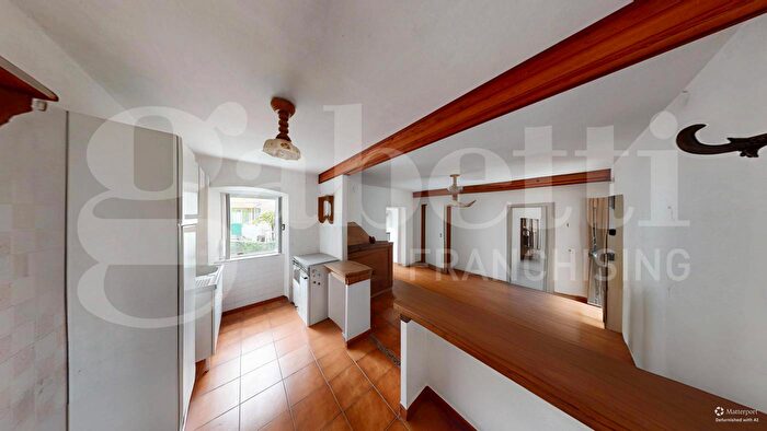 Appartamento trilocale in vendita in Via Negrotto Cambiaso, Masone