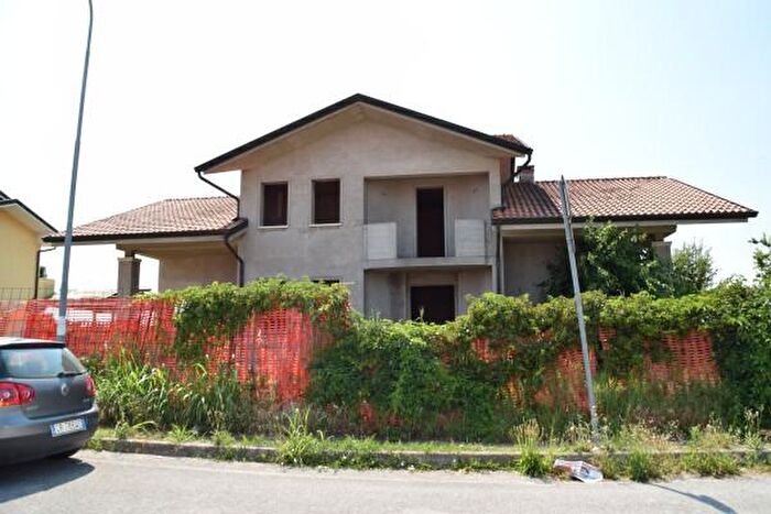 Case in Vendita e in Affitto - 2