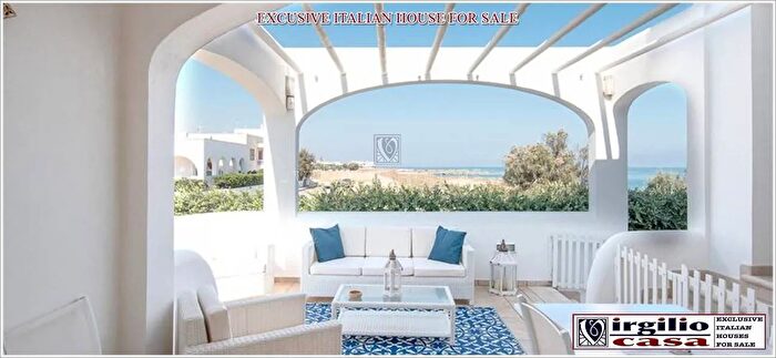 Casa con 6 locali in vendita in Via Basento Carovigno, Carovigno