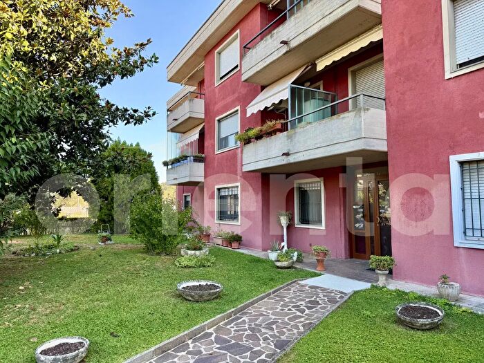 Appartamento quadrilocale in vendita in Via Trento, Montichiari
