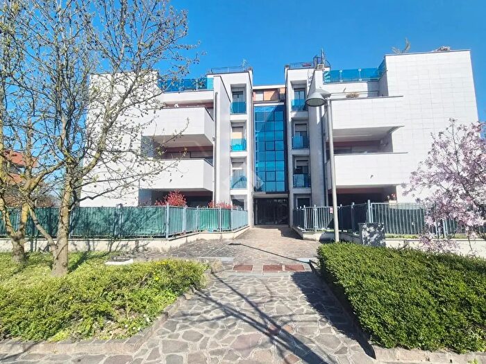 Appartamento bilocale in vendita in Via Trieste, Peschiera Borromeo