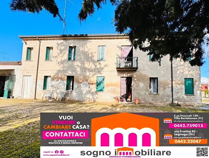 Casa con 8 locali in vendita in Via Roma, Cerea