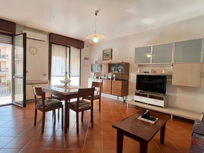 Appartamento trilocale in affitto in Via Papa Giovanni XXIII, Meggiaro Basso, Este