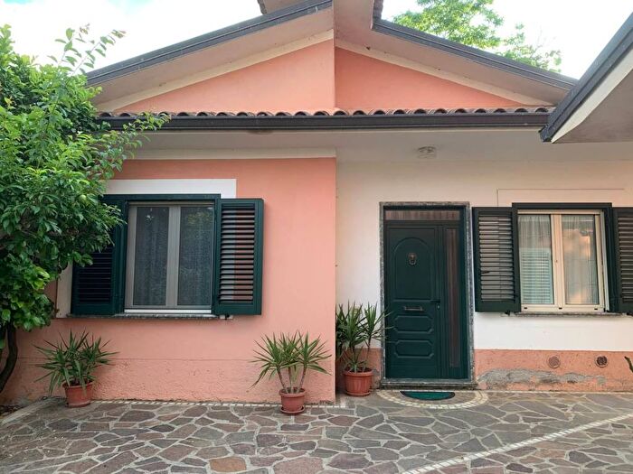 Casa bilocale in affitto in Via Castelluccio, Aquino