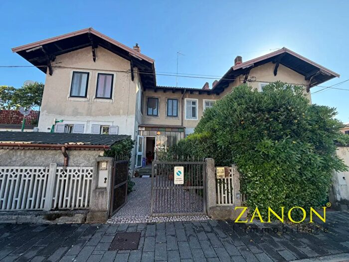 Appartamento trilocale in vendita in Via Genova, Monfalcone