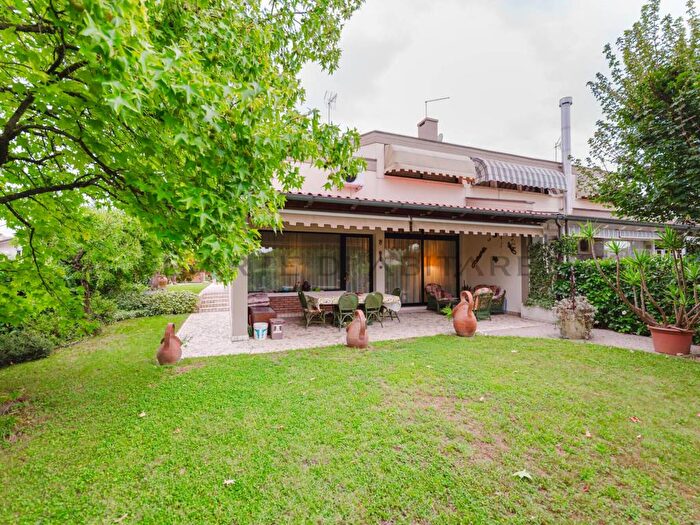 Casa con 6 locali in vendita in pisa, Borbiago, Mira