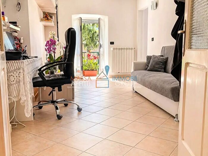 Appartamento trilocale in vendita in Via Cavour a, Carrara