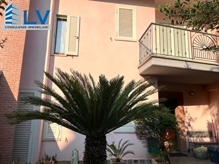 Casa con 6 locali in vendita in Via La Botte, Frosinone