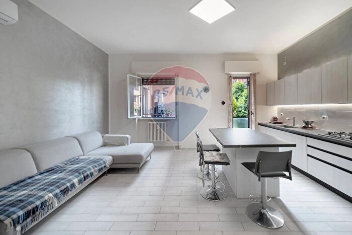 Appartamento trilocale in vendita in Via Corridoni, Brugherio