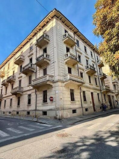 Appartamento con 5 locali in affitto in Corso Dante Alighieri, Centro, Cuneo