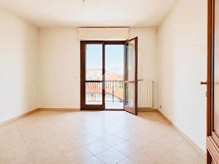 Appartamento trilocale in vendita in Via Refrancore, Torino
