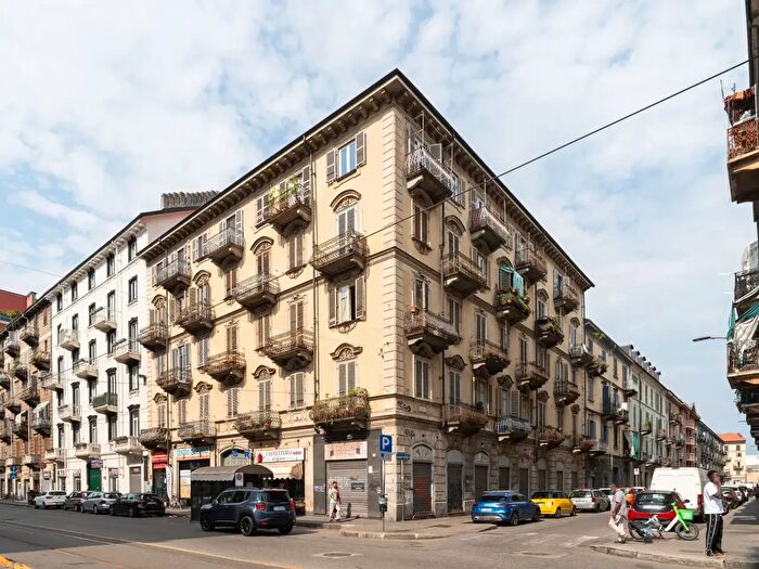 Appartamento quadrilocale in vendita in Corso Giulio Cesare, Torino