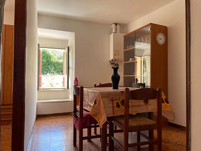 Appartamento trilocale in affitto in Vicolo del Pittore, Centro, Camerino