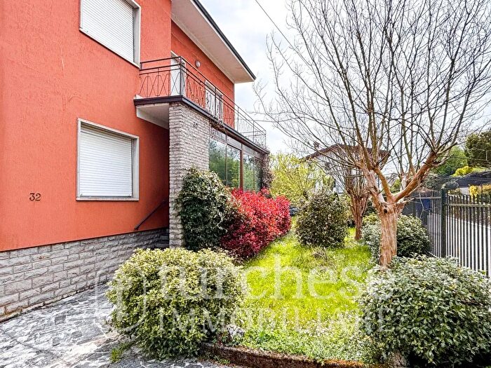 Casa con 8 locali in vendita in Via Valverde, Bergamo