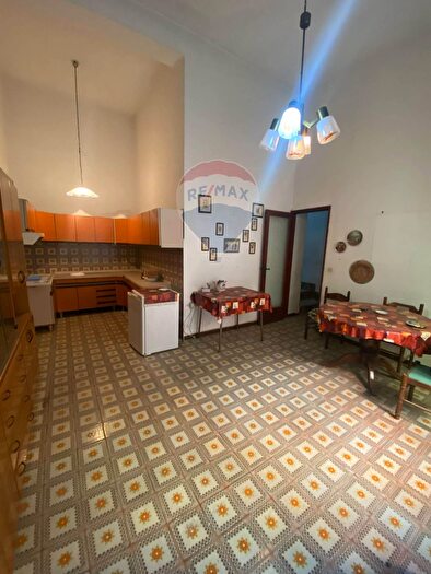 Casa con 8 locali in vendita in Via Fusinato, Alcamo