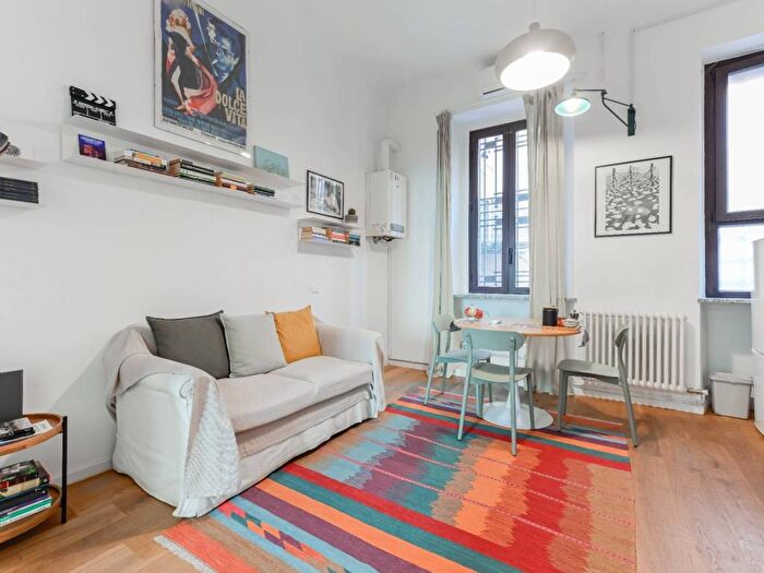 Appartamento bilocale in affitto in Via Nino Oxilia, Pasteur, Milano
